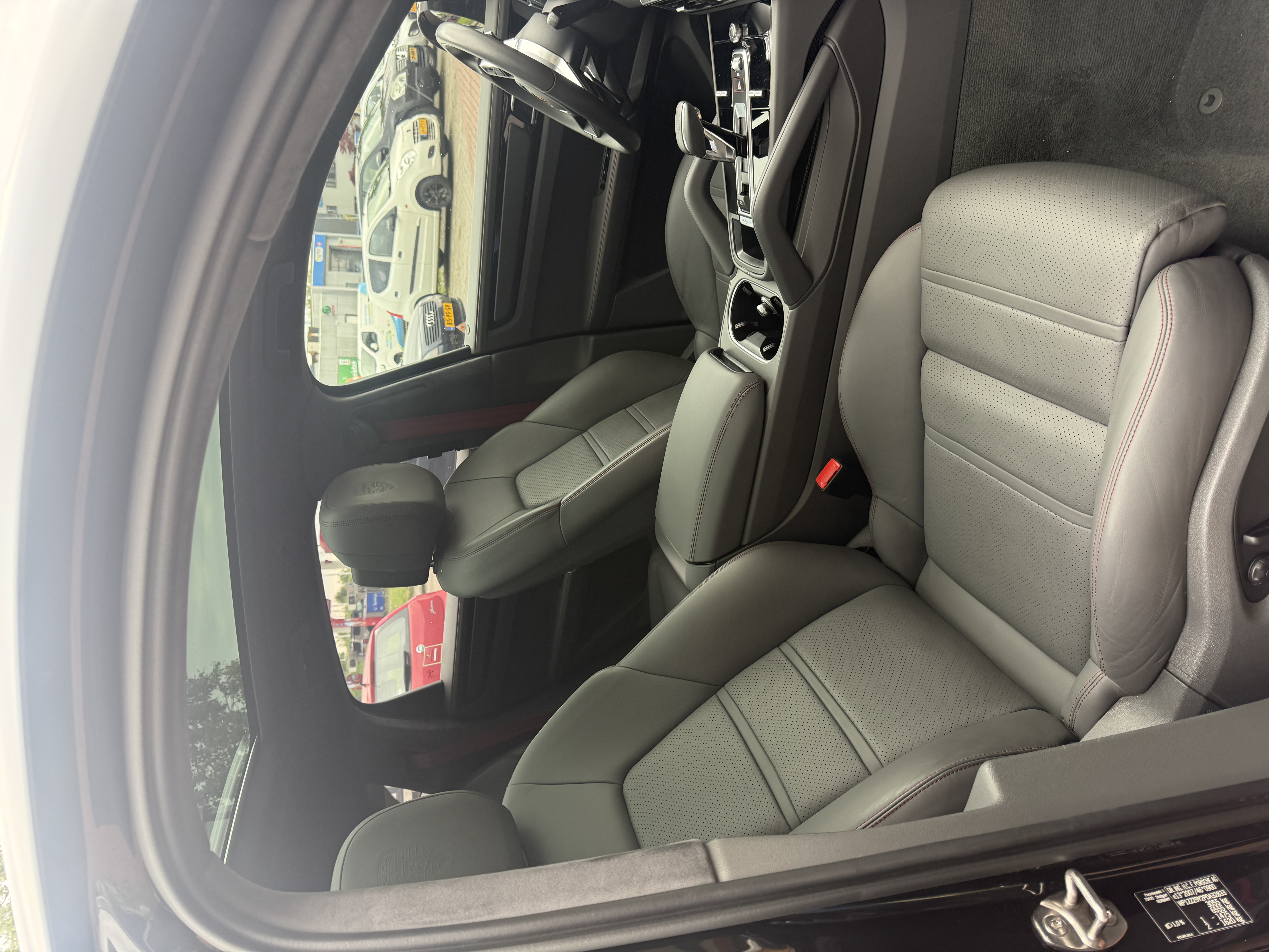 Verzorgd auto-interieur